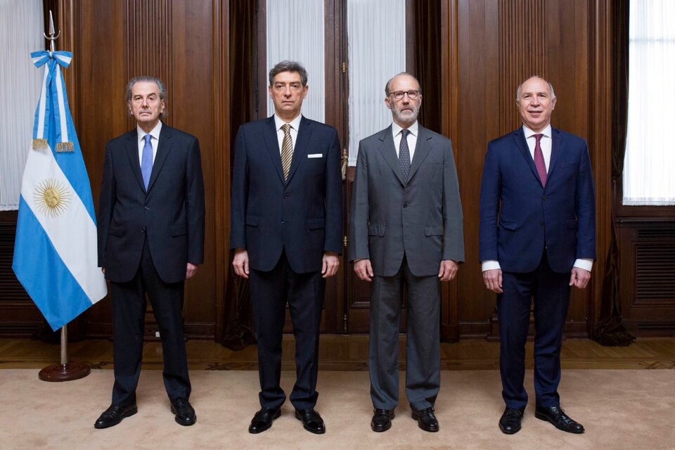 Los cuatro integrantes que quedan en la Corte Suprema.