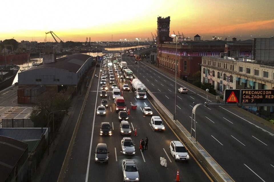 Demoras en la autopista Buenos Aires-La Plata por obras