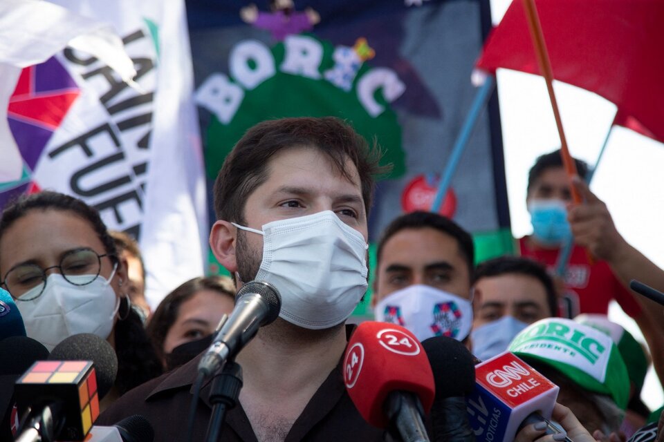 Gabriel Boric emergente de una generación forjada en la protesta callejera. (Fuente: AFP)