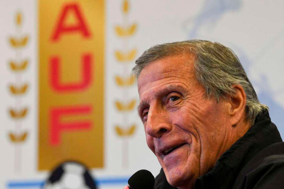 Uruguay despidió al Maestro Tabárez después de 15 años (Fuente: AFP)