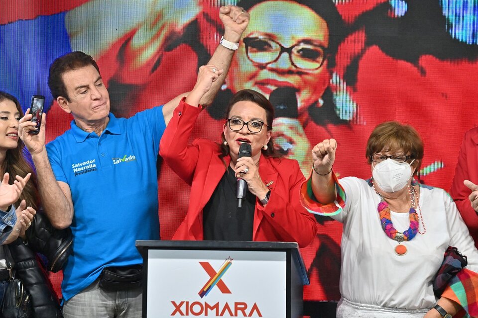 Xiomara Castro sería, de confirmarse el resultado de las elecciones, la primera mujer que gobernará Honduras. (Fuente: AFP)