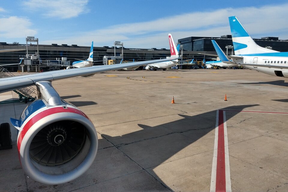 La Administración Nacional de Aviación Civil (ANAC) autorizó a cuatro nuevas empresas a realizar vuelos de cabotaje e internacionales para transportar pasajeros, carga y correo.   (Fuente: Adrián Pérez)