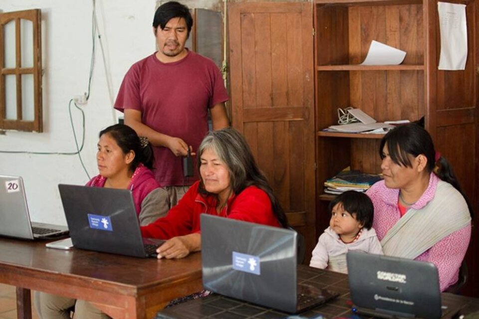 Indígenas se forman en el uso de las TICs para fortalecer la educación y el trabajo