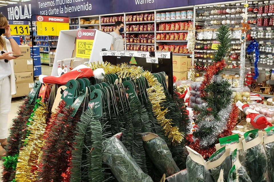 Cuánto cuesta armar un árbol de Navidad con toda su decoración completa, incluido el pesebre. (Fuente: Sandra Cartasso)