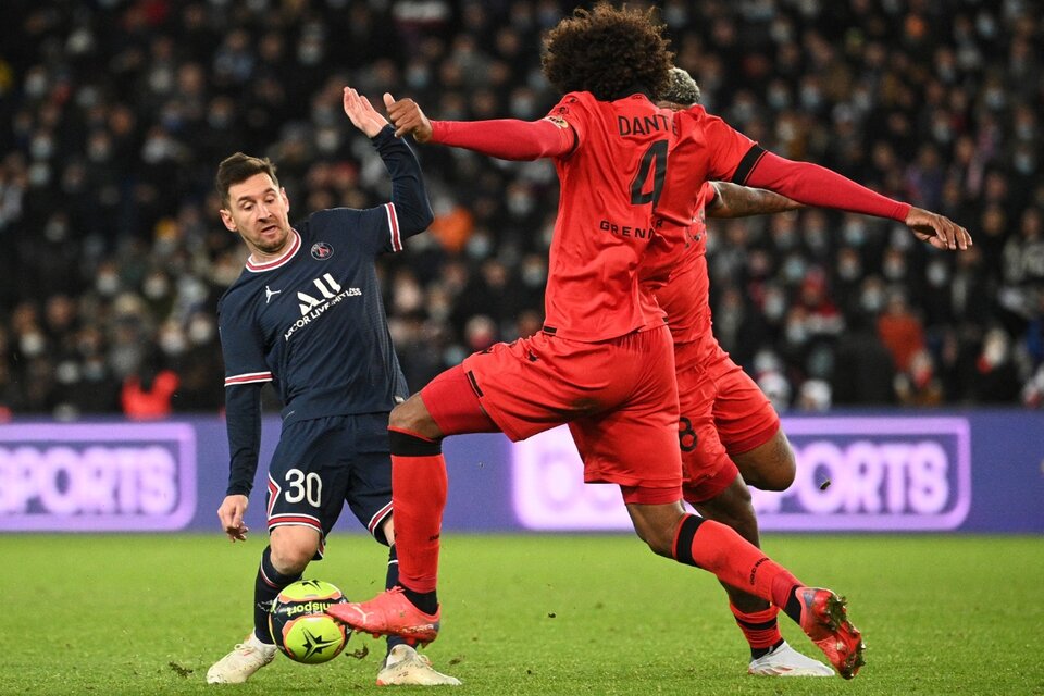 Messi no tuvo una actuación destacada este miércoles en París (Fuente: AFP)