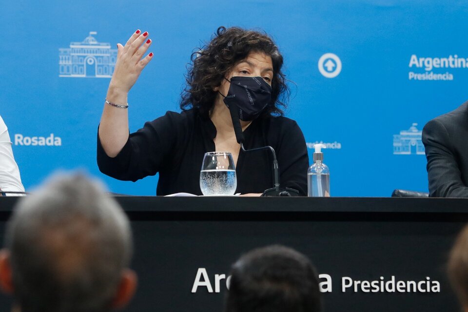 "El pasaporte sanitario lo que busca es que nos cuidemos entre todos, poner en relevancia lo que significa completar los esquemas de vacunación", resaltó Vizzotti. (Fuente: Leandro Teysseire)
