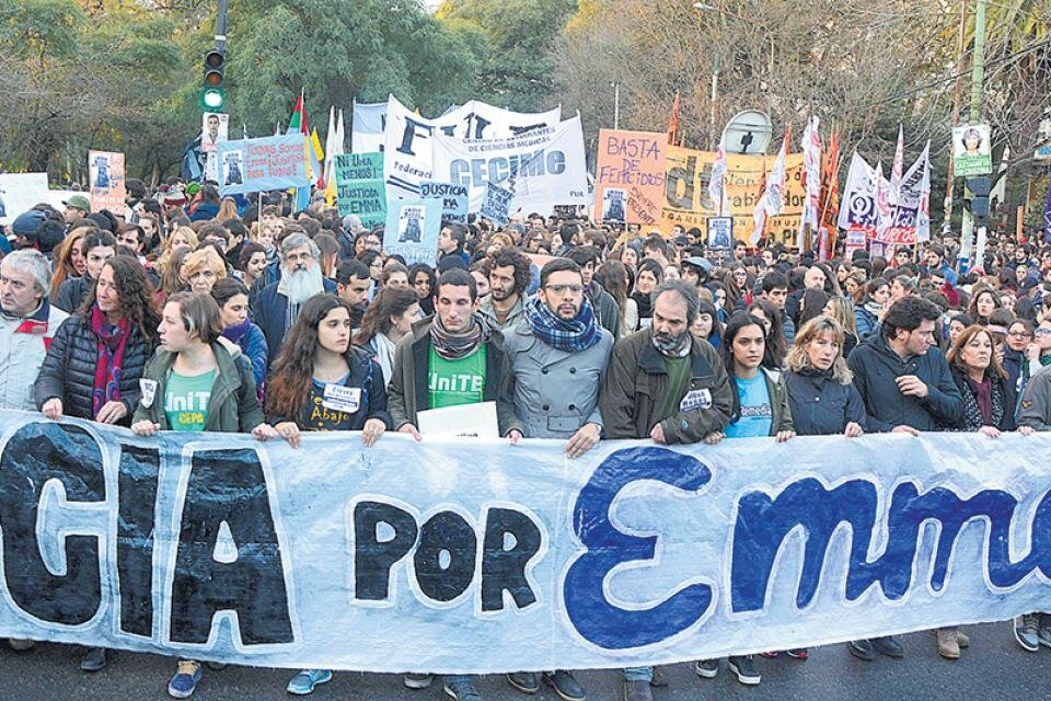 Una de las primeras marchas de los movimientos estudiantiles y de mujeres y diversidades en reclamo de justicia por María Emma Córdoba  (Fuente: Télam)