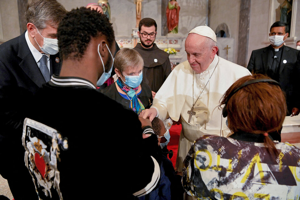 El papa Francisco pidió "una humanidad sin muros de separación" (Fuente: AFP)