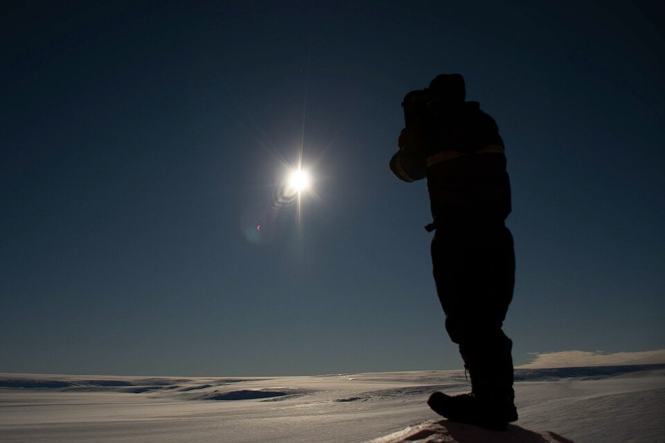 La impactante imagen que muestra cómo se vivió el Eclipse total de sol en la Antártida  (Fuente: Télam)