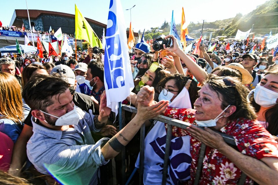El apoyo al candidato de la izquierda en Chile crece en las grandes ciudades. (Fuente: AFP)