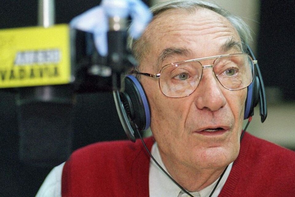 En 2016 muere uno de los íconos de la radiofonía argentina: Antonio Carrizo.