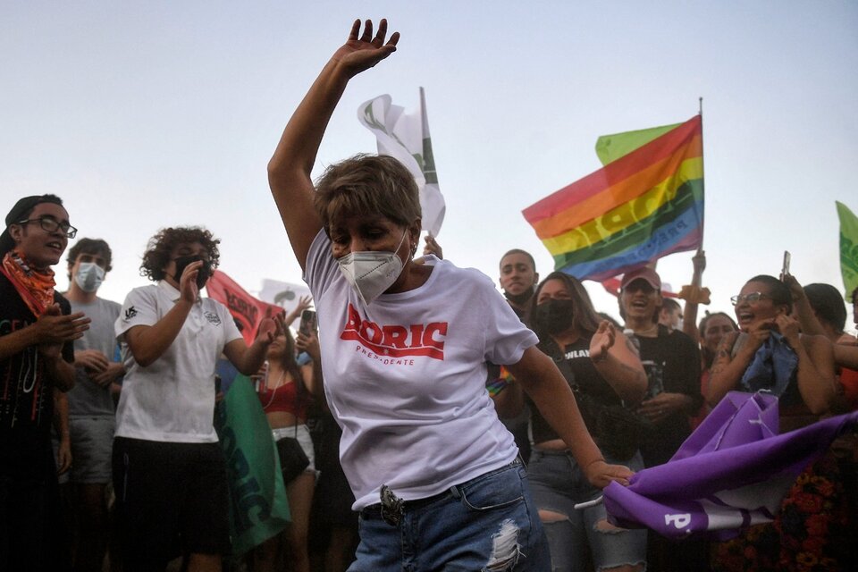 Gabriel Boric no sólo batió el récord de ser el candidato más joven que resulta elegido presidente de Chile. (Fuente: AFP)