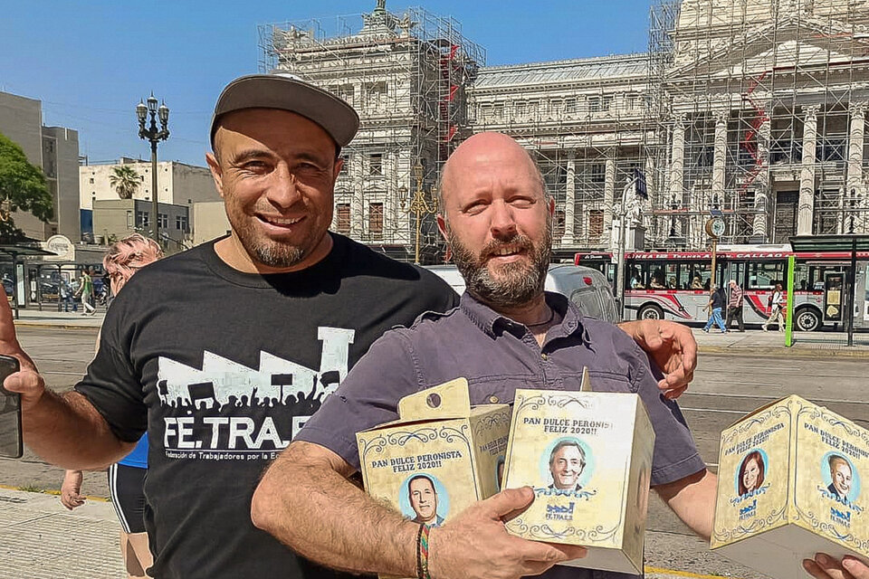 El pan dulce peronista cuesta 400 pesos y se puede comprar frente al Congreso (Fuente: Télam)