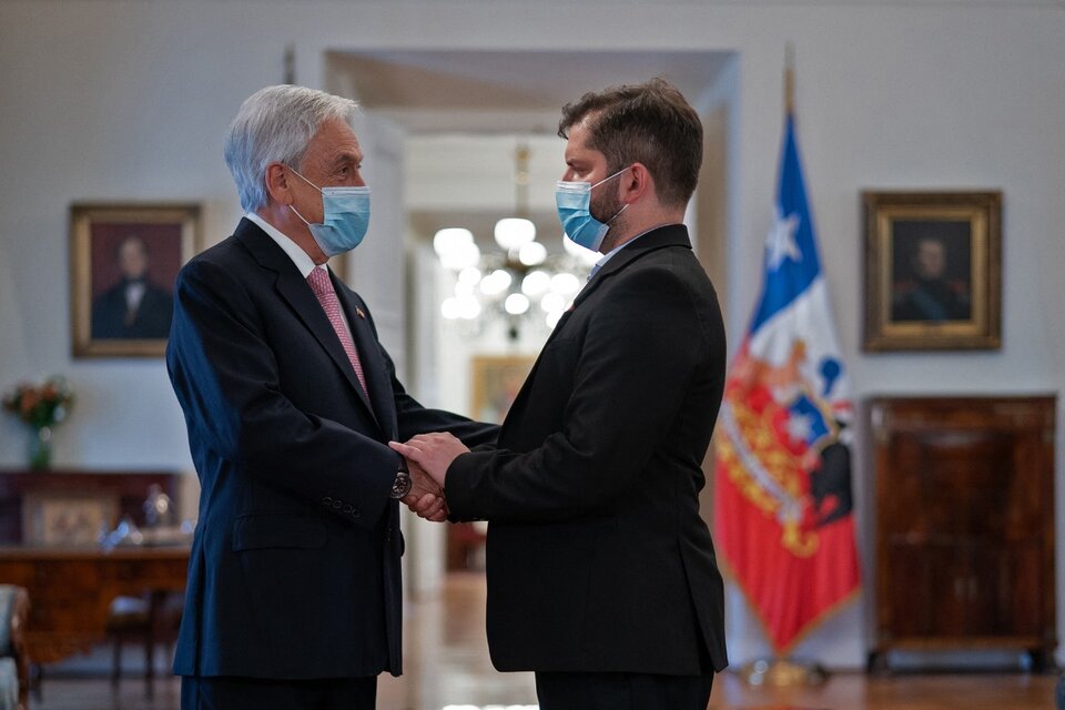 Chile: Sebastián Piñera invitó a Gabriel Boric a su última gira internacional  (Fuente: AFP)
