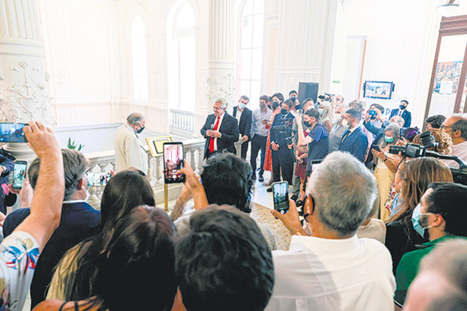 El Presidente en el brindis de fin de año con los periodistas acreditados en Casa Rosada. (Fuente: Presidencia)