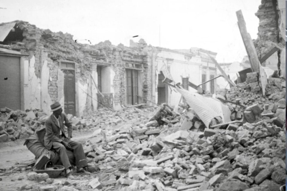 En 1944 un devastador terremoto de 7,4 grados deja en ruinas la ciudad de San Juan.