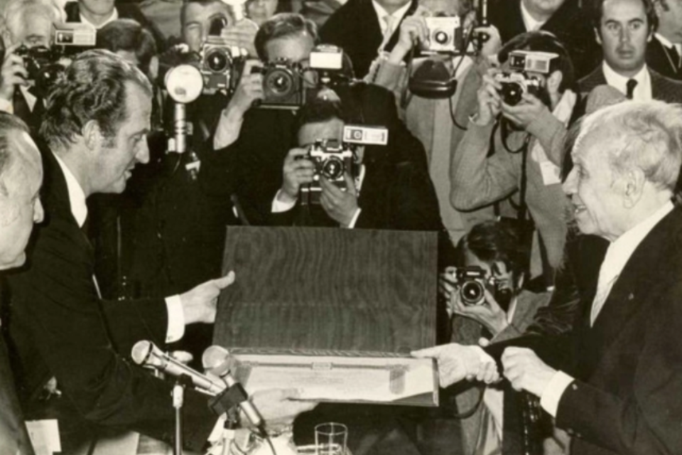 En 1980 Jorge Luis Borges obtiene el Premio Cervantes.
