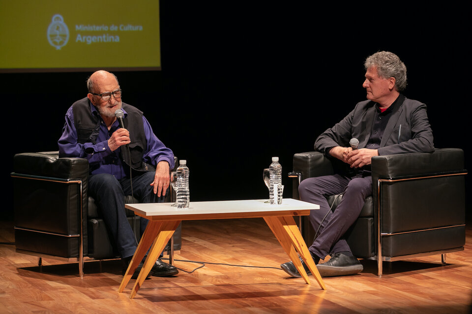 "Yuyo" Noé, entrevistado por Fabián Lebenglik en el CCK, (Fuente: Federico Kaplun-Gentileza Centro Cultural Kirchner)