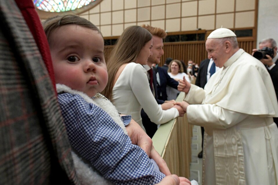 El Papa llamó a que se agilicen los trámites de adopción.  (Fuente: EFE)