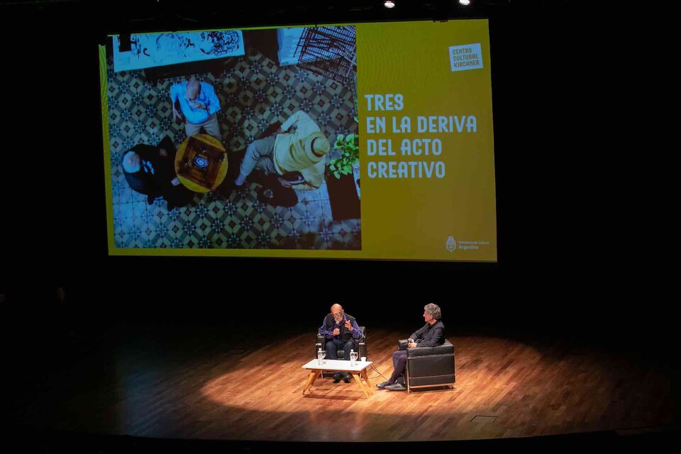 “Yuyo” Noé entrevistado por Fabián Lebenglik en el CCK.  (Fuente: Federico Kaplun - Gentileza Centro Cultural Kirchner.)