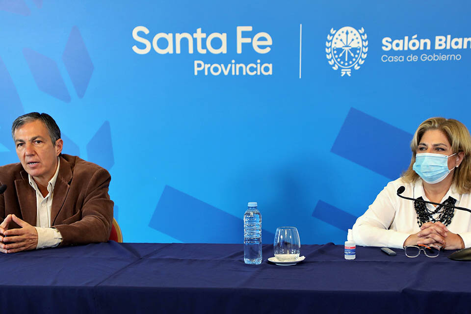 Ministros de Trabajo, Juan Carlos Pusineri, y de Salud, Sonia Martorano.