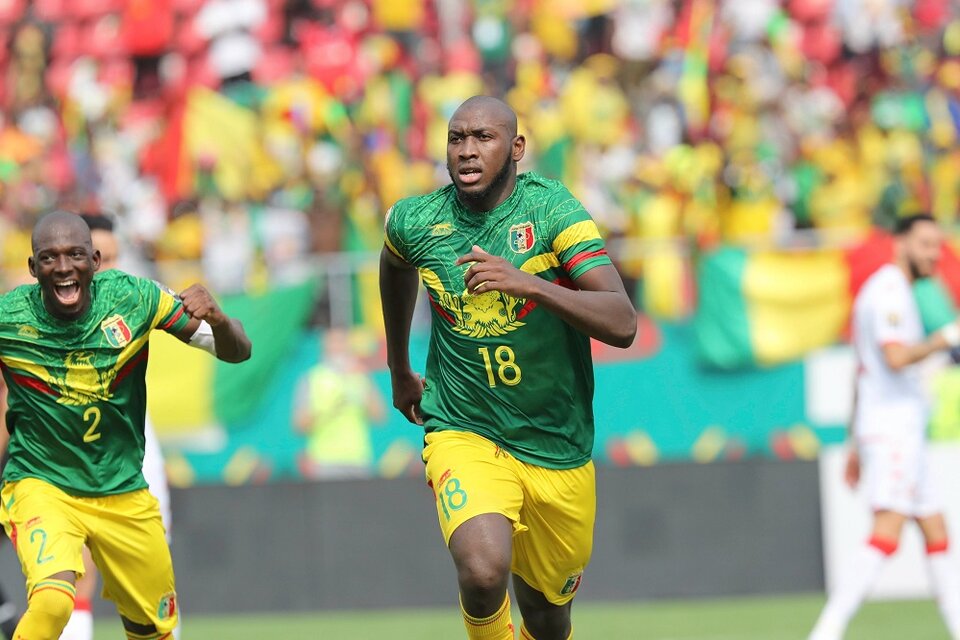 Ibrahima Kone festeja el gol del triunfo de Mali, antes del papelón del final