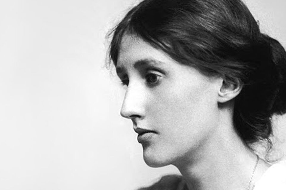 Virginia Woolf desafió los modos de hacer literatura de su época y creó un estilo personalísimo que fusionaba poesía y narrativa.