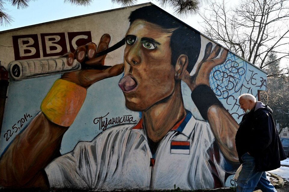 Un mural en Belgrado. Djokovic sacó campeón a Serbia de la Davis 2010 y fue subcampeón en 2013 (Fuente: AFP)