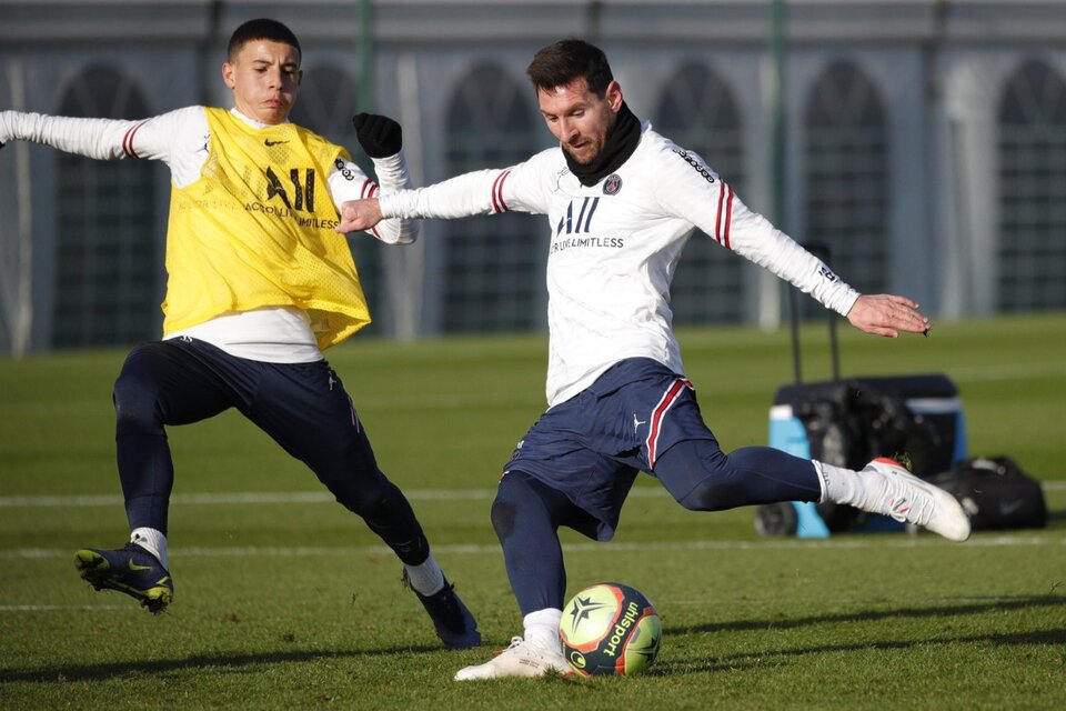 Messi se inclinó por dos de sus compañeros del PSG. (Fuente: Prensa PSG)