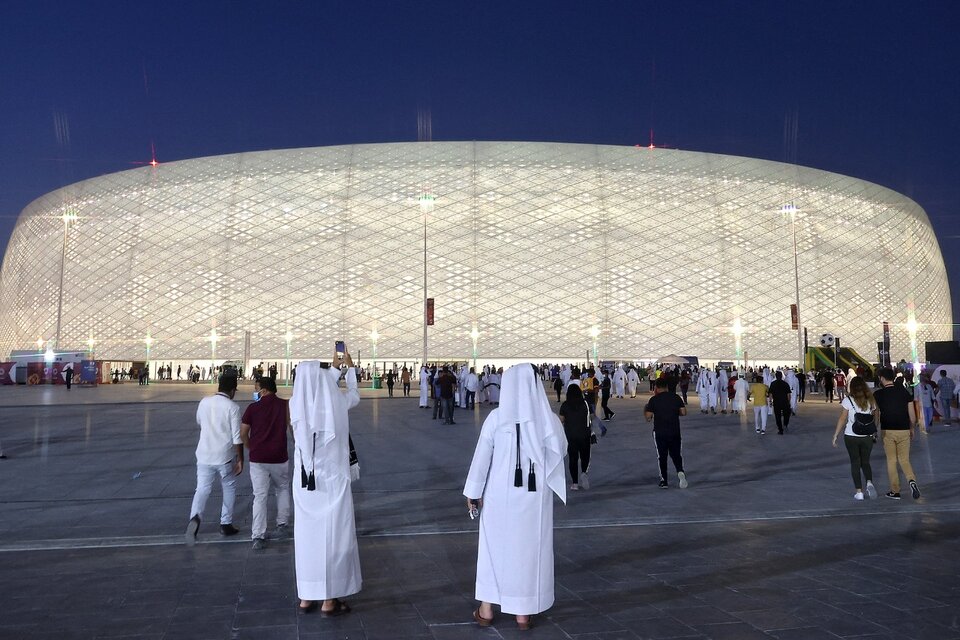 El estadio Al-Thumama en Doha, uno de los que recibirá los partidos del mundial. (Fuente: AFP)