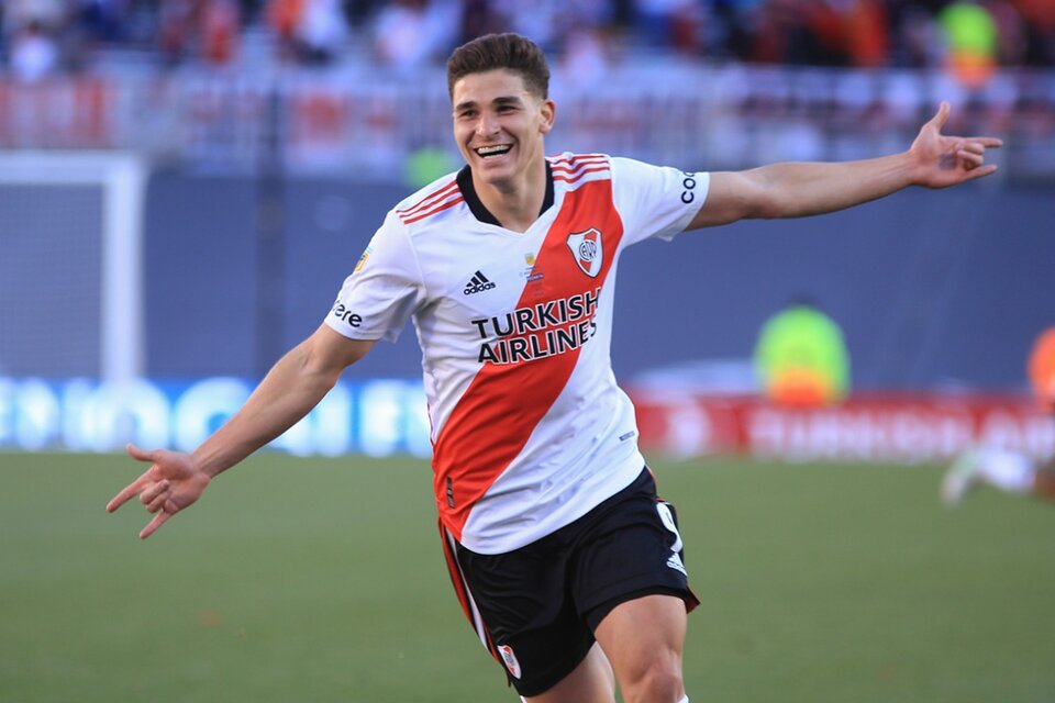 Julián Álvarez lleva 96 partidos y 36 goles en River (Fuente: NA)