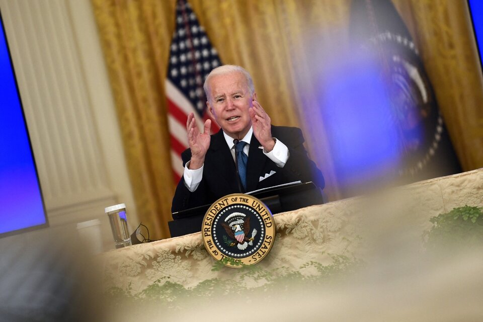 Biden llamó por teléfono al periodista una hora después del incidente. (Fuente: AFP)