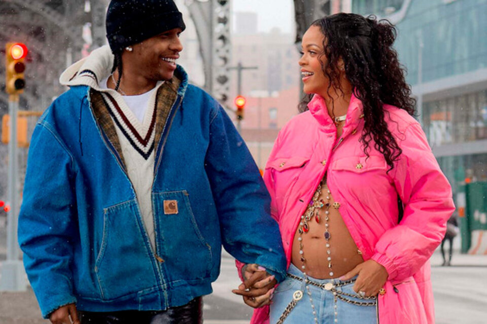 Rihanna futura mamá junto al rapero A$AP Rocky