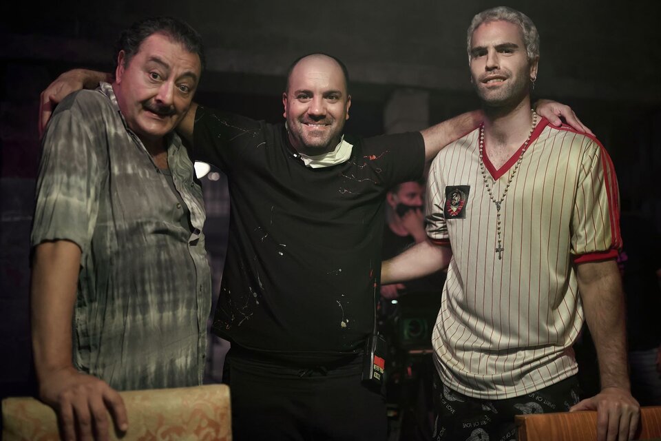 El director Alejandro Ciancio rodeado por los actores Claudio Rissi y Nicolás Furtado.