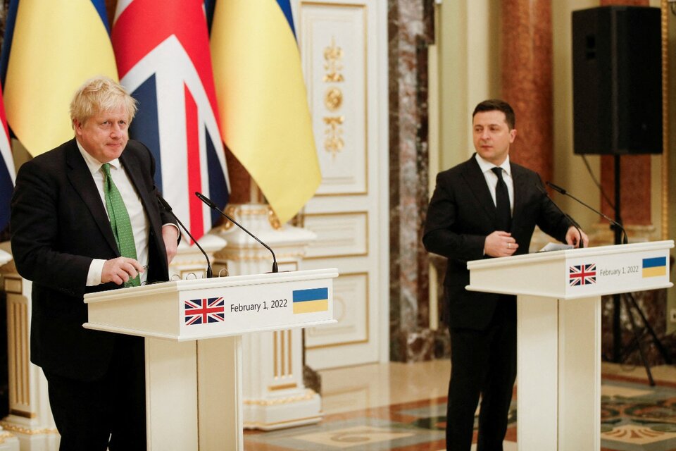 El Inglés Johnson y el ucraniano Zelenski. (Fuente: AFP)