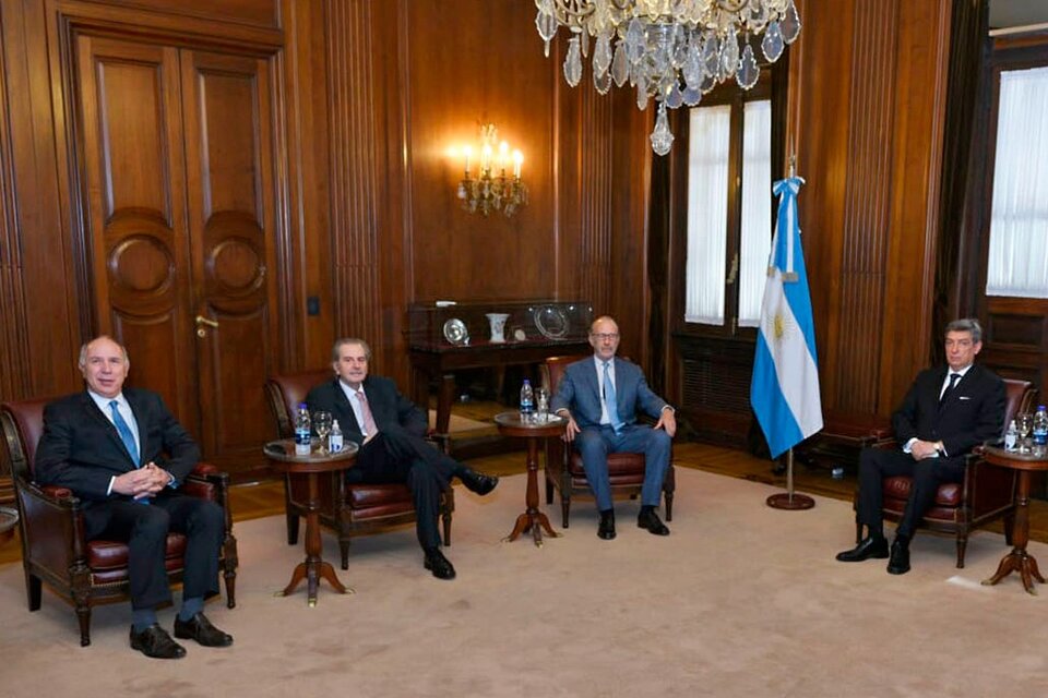 Los cuatro miembros de la Corte Suprema se lavan las manos frente al espionaje ilegal. (Fuente: NA)