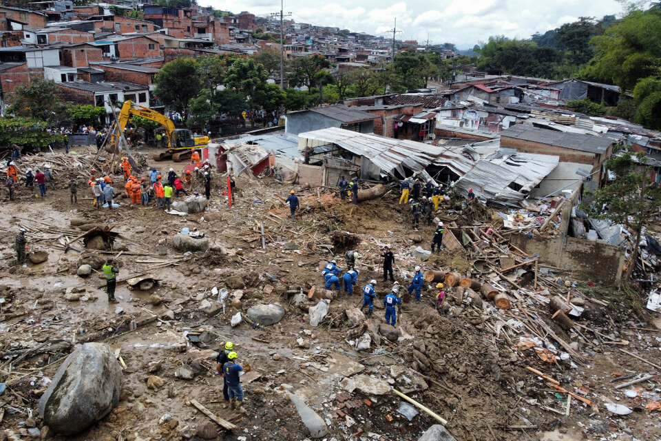 El deslizamiento de tierra fue provocado por las intensas lluvias registradas en la ciudad de Perira, capital del departamento de Risaralda. (Fuente: AFP)