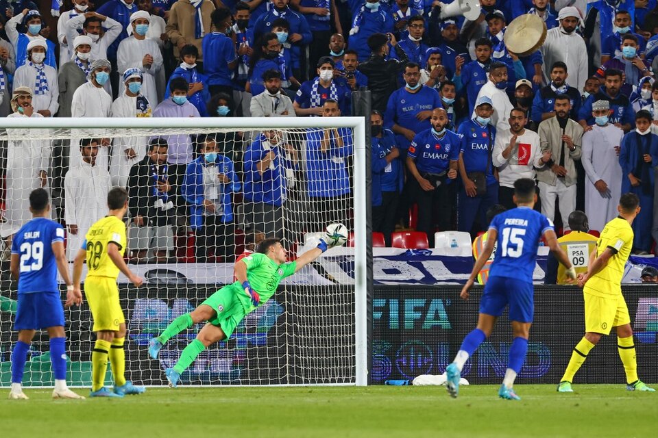 El vasco Kepa vuela para sacar el empate de los saudíes (Fuente: AFP)