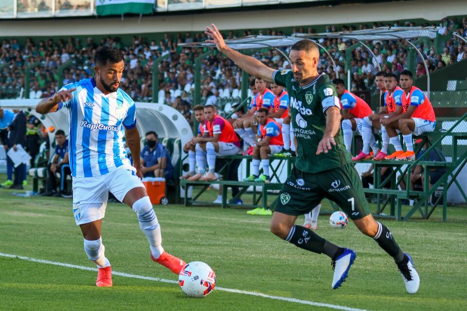Licha López, capitán de Sarmiento y autor del 1-0. (Fuente: NA)