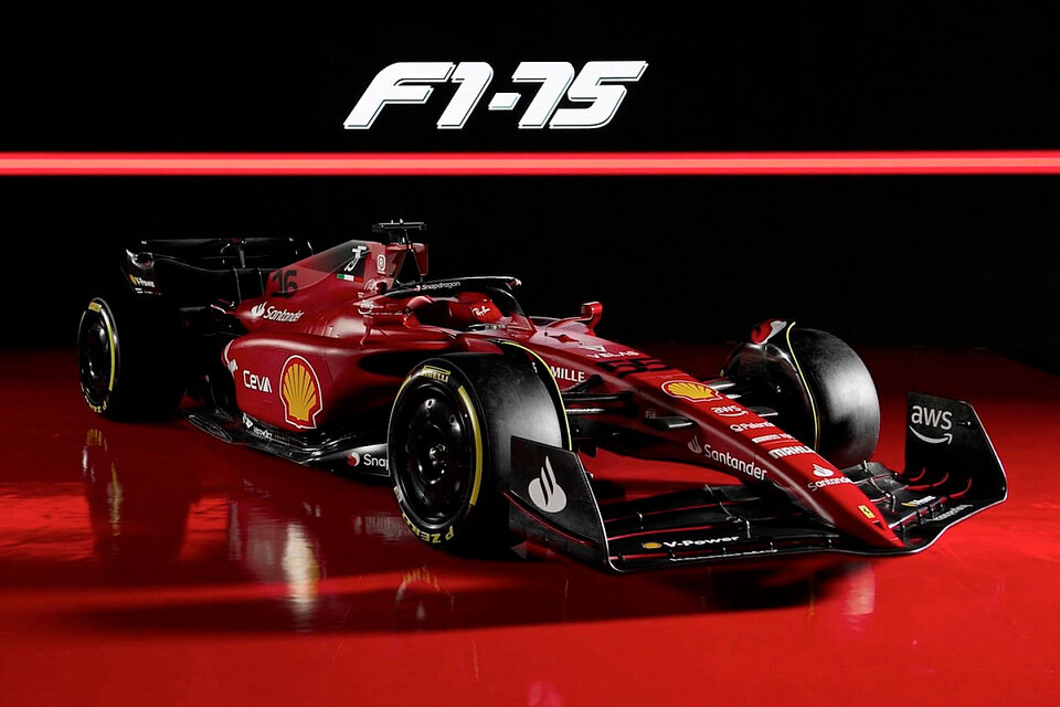 El modelo F1-75 tiene detalles de decoración en negro, además del tradicional rojo Ferrari
