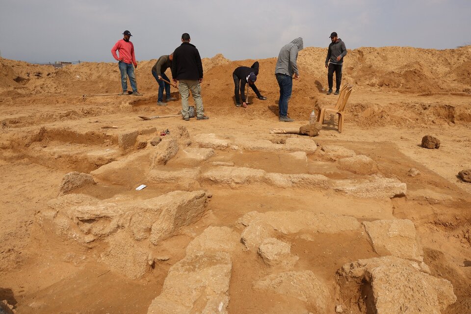 Las tumbas serían parte de un cementerio vinculado al cercano sitio romano de Balajiya. (Fuente: AFP)