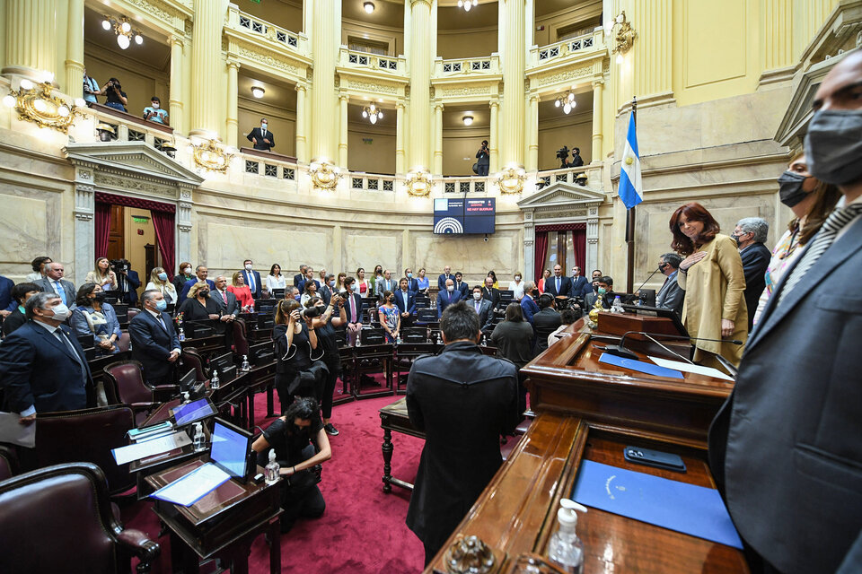 La sesión preparatoria fue breve y contó con la reaparición pública de CFK.