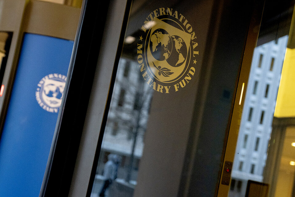 "No pagar un vencimiento al FMI no es un default, sino  que es un retraso en el compromiso de pago con un acreedor internacional", explica Daniel E. Novak. (Fuente: AFP)