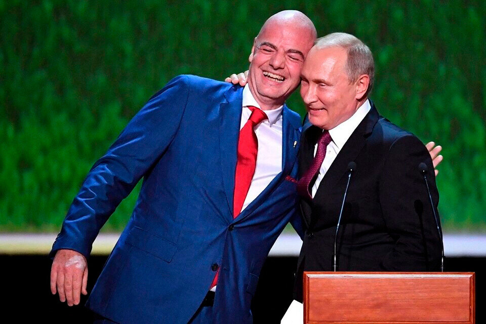 Infantino y Putin, cuando eran socios para organizar el Mundial de Rusia 2018 (Fuente: AFP)