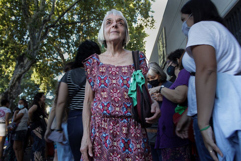 Fanny Seldes, tiene 70 pero estar toda la tarde parada en una manifestación no la cansa, la llena de energía. (Fuente: Sol Stein)