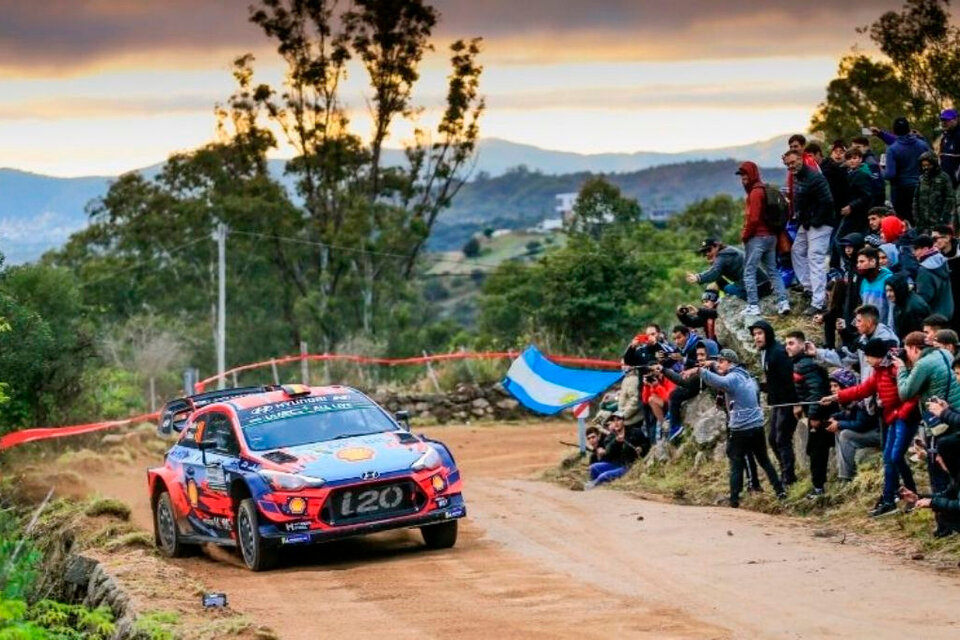 El Rally Argentina 2022, en homenaje al emblemático Jorge Recalde (Fuente: Télam)