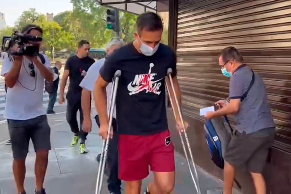 Izquierdoz se lesionó durante el primer tiempo del partido ante Estudiantes. (Fuente: Captura de TV)