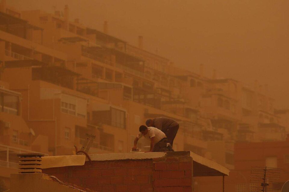 España quedó cubierta por polvo del Sahara: los videos del impactante fenómeno