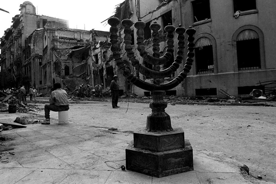El 17 de marzo de 1992 la Embajada de Israel en Buenos Aires sufrió ataque que provocó 22 muertes. (Fuente: Télam)