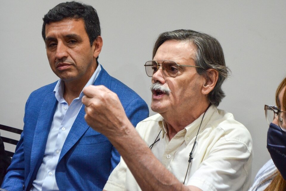 El ministro de Educación, Ariel Martínez y el titular de AMP, Rogelio De Leonardi coincidieron en destacar que la paritaria docente "es una paritaria abierta".